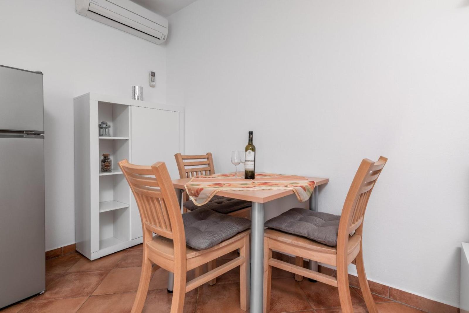 Manuela Apartment *